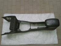 Mittelkonsole mit Armlehne und Aschenbecher<br>OPEL VECTRA B CARAVAN (31_) 1.6 I 16V